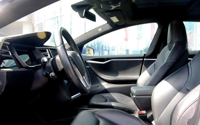 Tesla Model S cena 167900 przebieg: 181000, rok produkcji 2017 z Witkowo małe 172
